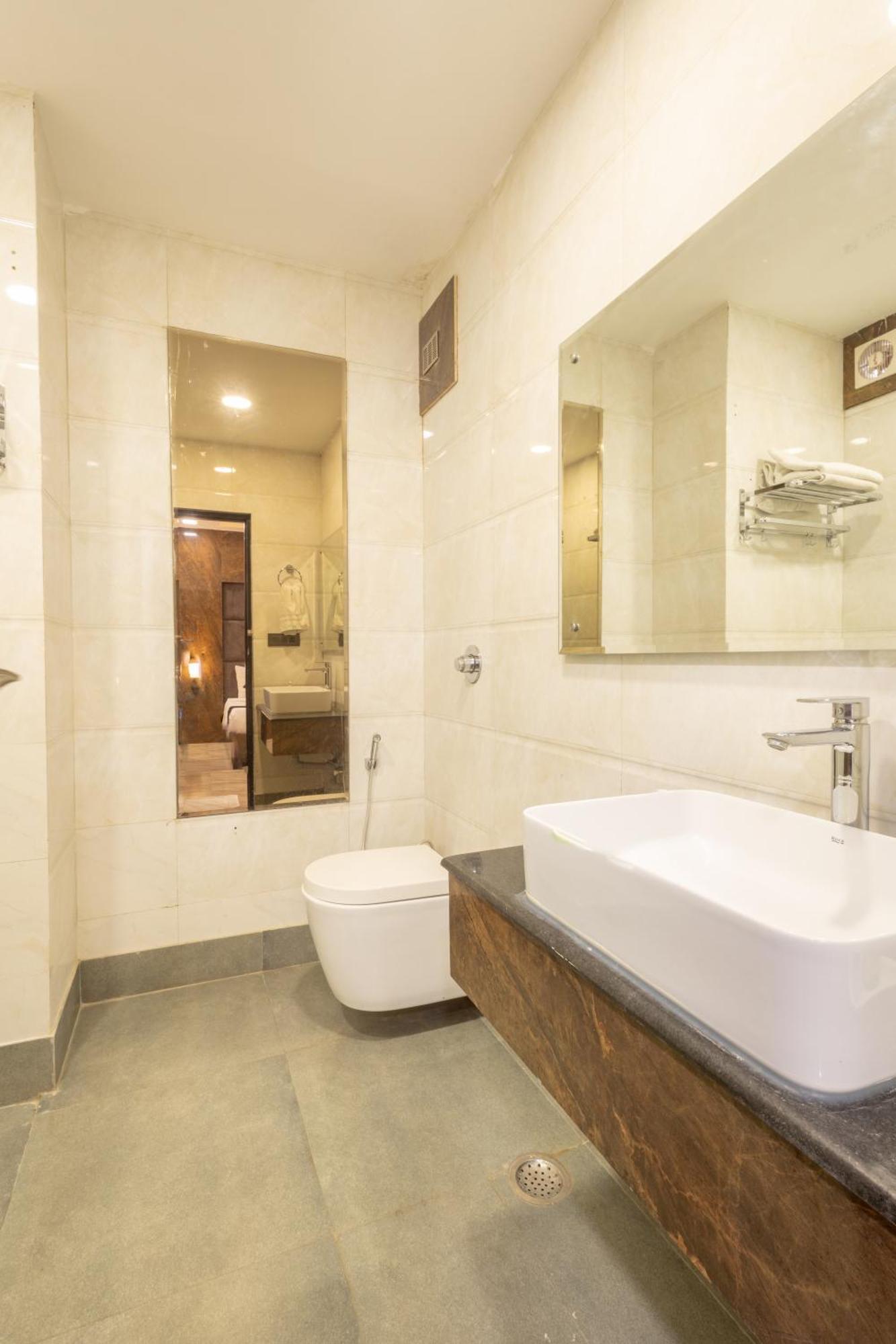 Hotel Cosmo Near Blk Hospital Karol Bagh Delhi  Eksteriør bilde