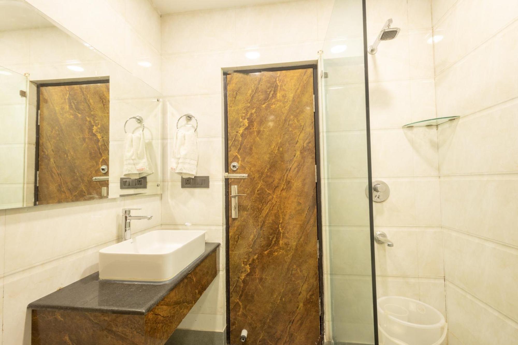Hotel Cosmo Near Blk Hospital Karol Bagh Delhi  Eksteriør bilde