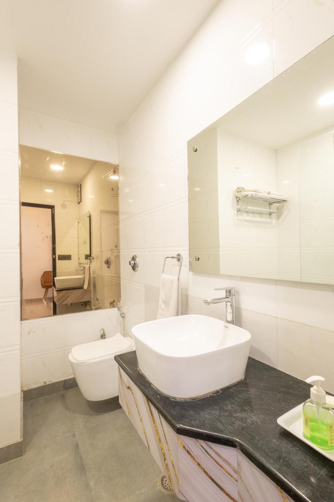 Hotel Cosmo Near Blk Hospital Karol Bagh Delhi  Eksteriør bilde