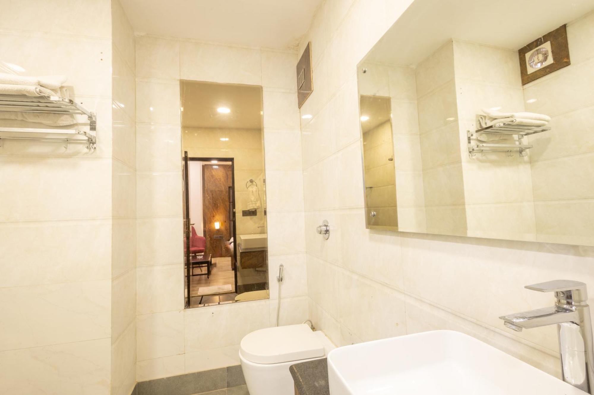 Hotel Cosmo Near Blk Hospital Karol Bagh Delhi  Eksteriør bilde