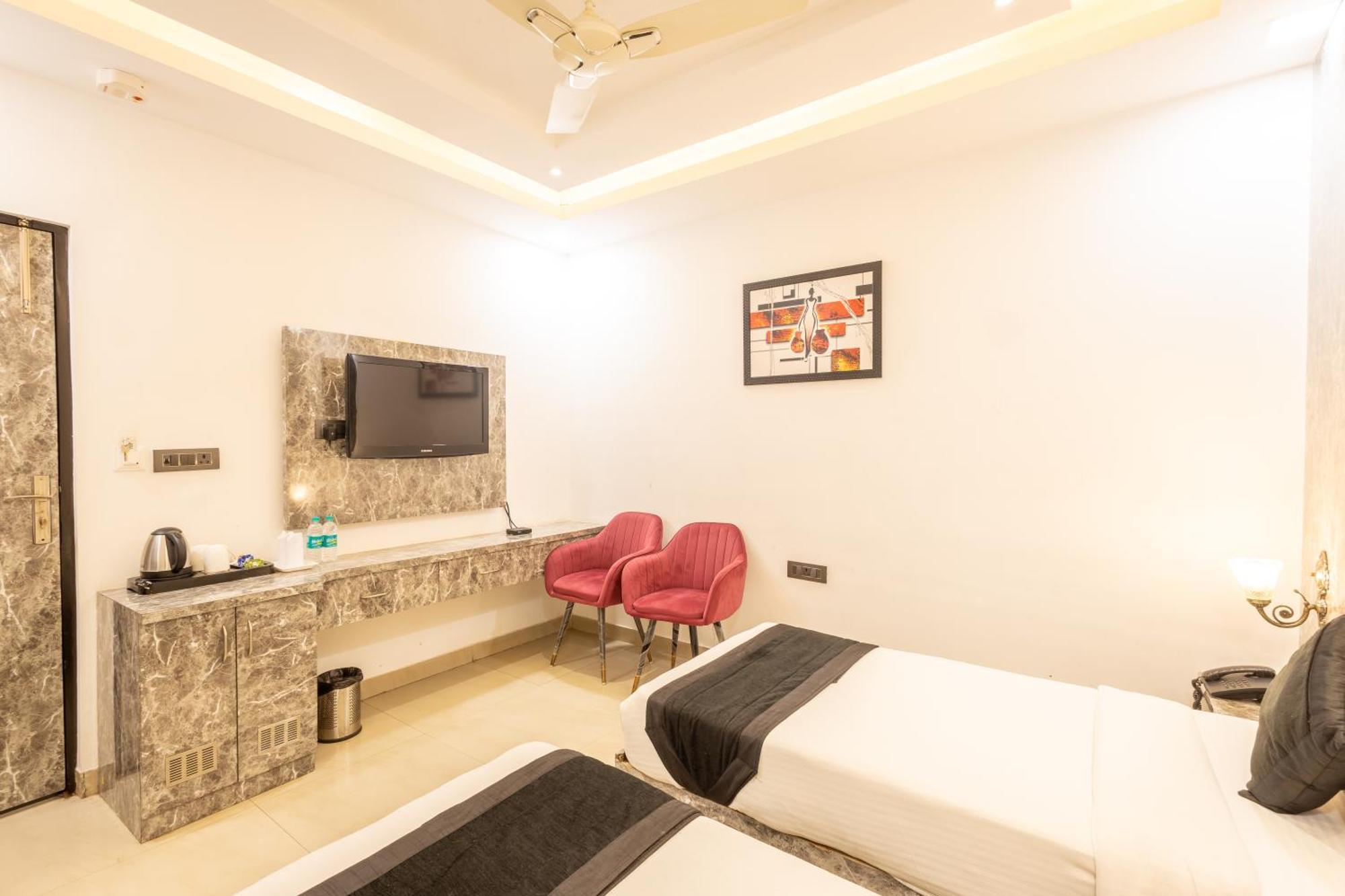 Hotel Cosmo Near Blk Hospital Karol Bagh Delhi  Eksteriør bilde